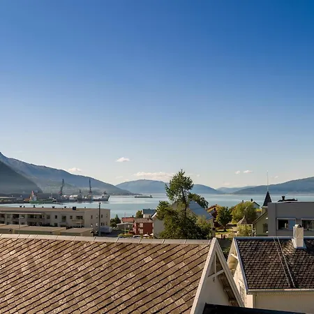 Sure By Western Ole Tobias מלון