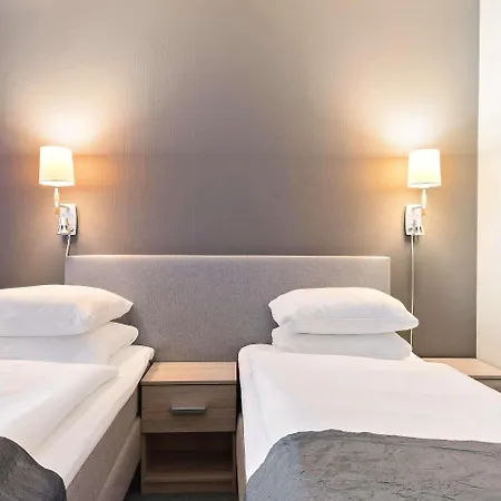 Sure By Western Ole Tobias מלון