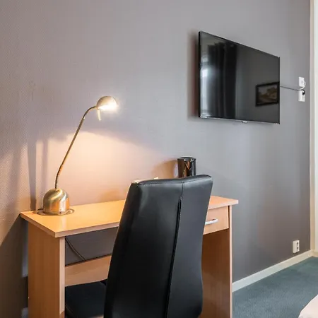 Sure By Western Ole Tobias מו אי ראנה