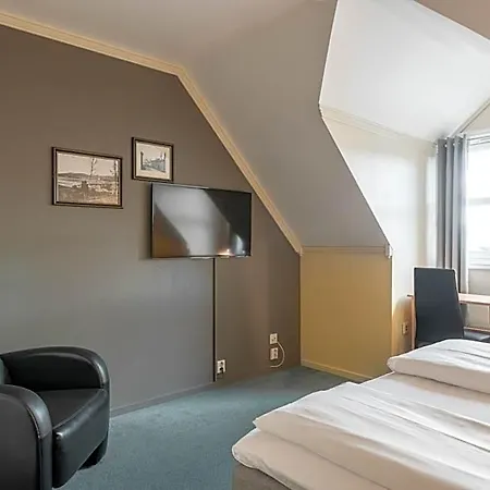 Sure By Western Ole Tobias Otel 3*